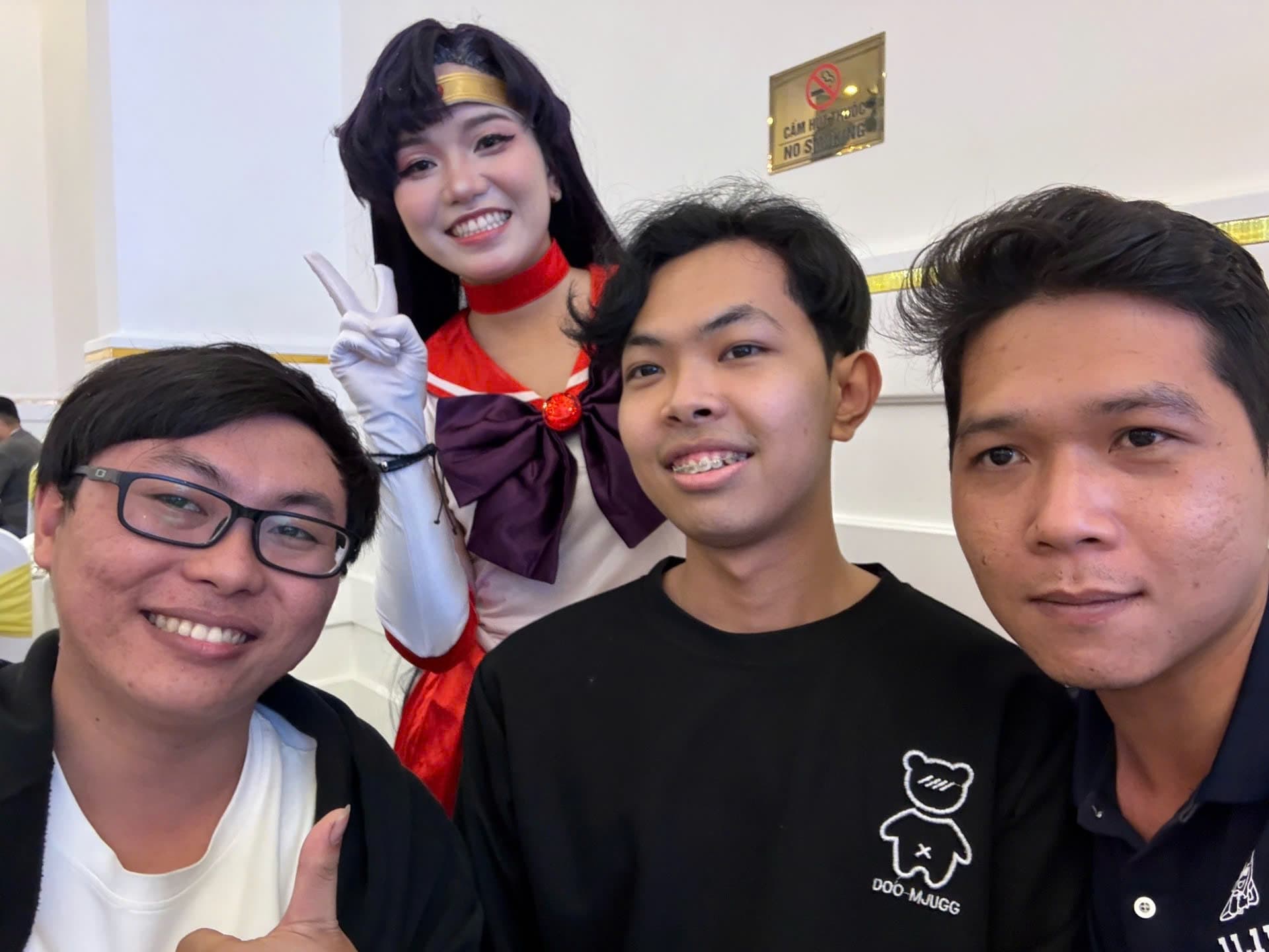 FPT Telecom team moment